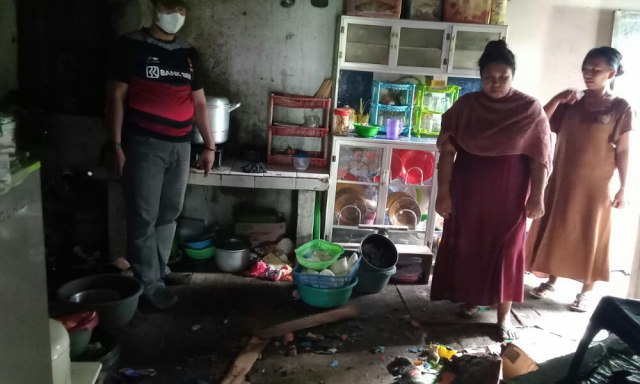 Rumah Terbakar Akibat Tabung Gas Bocor, Satu Keluarga di Inhil Riau Alami Luka Bakar