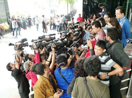 Dino Patti Djalal Sambangi KPK Jenguk Andi Mallarangeng