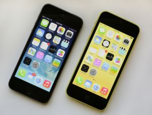 GoRiau iPhone 5S dan 5C Masuk Indonesia Akhir Januari