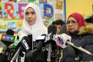 GoRiau Gadis Kecil di Toronto Diserang Saat Berjalan ke Sekolah, Jilbabnya Direnggut dan Dipotong Pakai Gunting
