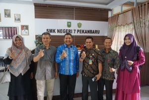 Tim Magister Pedagogi Unilak Sambangi SMKN 7 Pekanbaru