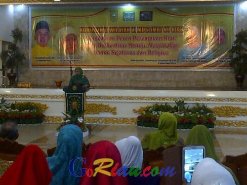 Buka Konferwil VI Muslimat NU Riau, Khofifah Inginkan Tahun 2021 Perempuan Indonesia Sejahtera dan Religius