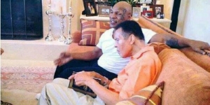 GoRiau Foto 2 Petinju Legendaris Dunia Sedang Baca Alquran Hebohkan Netizen