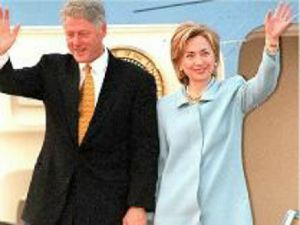 GoRiau Hillary Clinton Deklarasikan Pencalonannya untuk Pilpres AS, Ini Saingan Beratnya