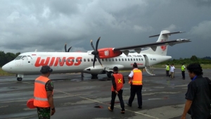 GoRiau Mesin Pesawat Percikkan Api, Wings Air Mendarat Darurat, 2 Penumpang Terkilir karena Terjun