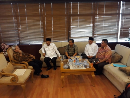 Perjuangkan Embarkasi Antara, Pemprov Riau Temui Dirjen Haji dan Umrah Kemenag di Jakarta