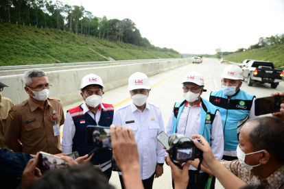 GALERI FOTO: Gubernur Riau Tinjau Tol Pekanbaru - Bangkinang, Pembangunan Sudah Tahap Finishing