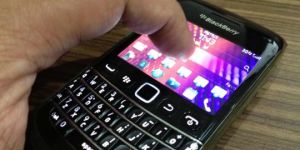 GoRiau Perbaikan Jaringan, Layanan BlackBerry Messenger Ngadat Selama 9 Jam