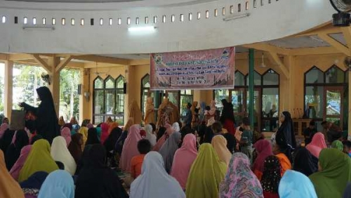 Jelang Ramadan, Jamaah Riau Komplek Santuni 150 Anak Yatim