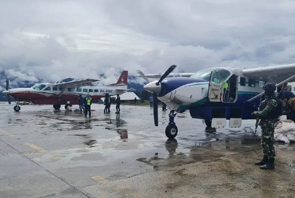 KKB Tembaki Pesawat Asian One Saat Mendarat di Bandara Aminggaru