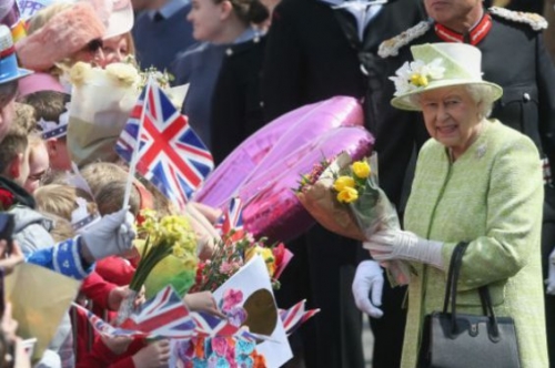 Mantan Juru Masak Pribadi Bocorkan Makanan Rahasia Ratu Inggris  Yang Menyebabkannya Tetap Segar Bugar Hingga Saat Ini di Usia  90 Tahun
