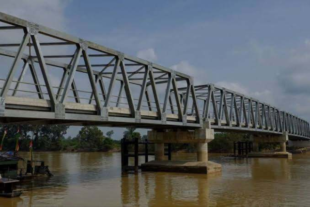 Ada Pengecoran Tiang, Jembatan Sungai Rokan Ditutup Total, Pengendara Dialihkan ke Jalur Alternatif