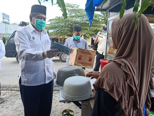 Tekan Penyebaran Covid-19, 1.000 Lembar Masker Dibagikan untuk 3 Kampung di Sungai Apit