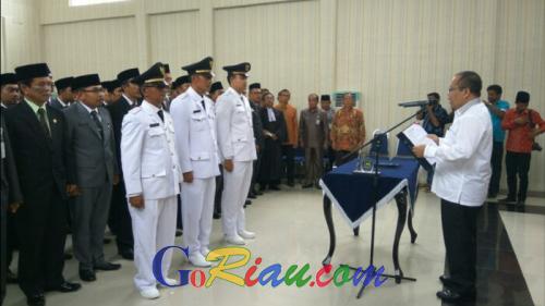 Bupati Meranti Lantik Pejabat Eselon III dan IV, Banyak Kabag dan Camat Pindah Posisi