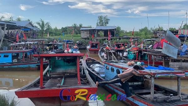 Nelayan di Bagansiapiapi Menjerit karena Kesulitan Mendapatkan BBM Solar