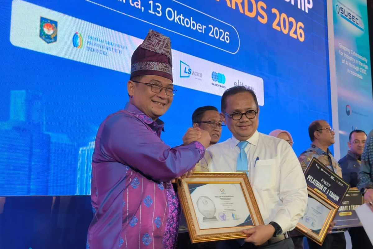 Sekda Pemprov Riau Syahrial Abdi Raih Penghargaan Kepemimpinan Digital Terbaik Nasional ADLGA 2026