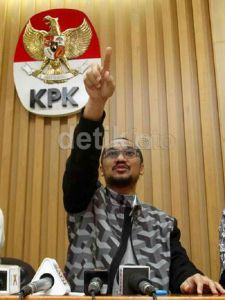 GoRiau Setelah Umumkan Budi Gunawan Tersangka, Ketua KPK Diserang Foto Palsu Bermesraan dengan Wanita Cantik