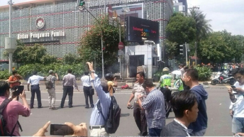 7 Ledakan dan Baku-tembak Terjadi di Depan Sarinah, 3 Orang Tewas di Jalan Dekat Pos Polisi