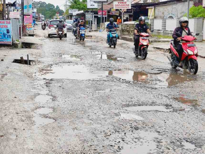 GoRiau Pemko Pekanbaru Kucurkan Anggaran Rp20 Miliar untuk Perbaikan Jalan Rusak