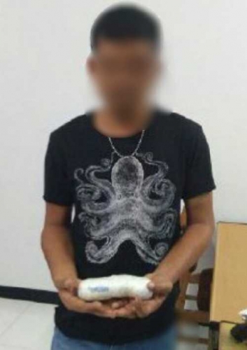 Seorang Pria Tertangkap Susupkan Sabu di Selangkangan saat di Bandara Sultan Syarif Kasim II Pekanbaru