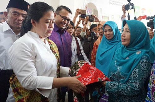 Puan Maharani Ajak Masyarakat Riau Kembangkan Batik Bono
