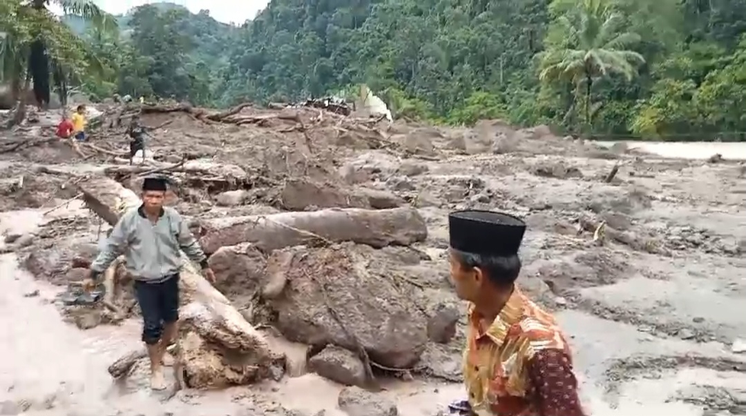 Pemerintah Relokasi 416 Rumah yang Rusak Berat Akibat Banjir di Pesisir Selatan