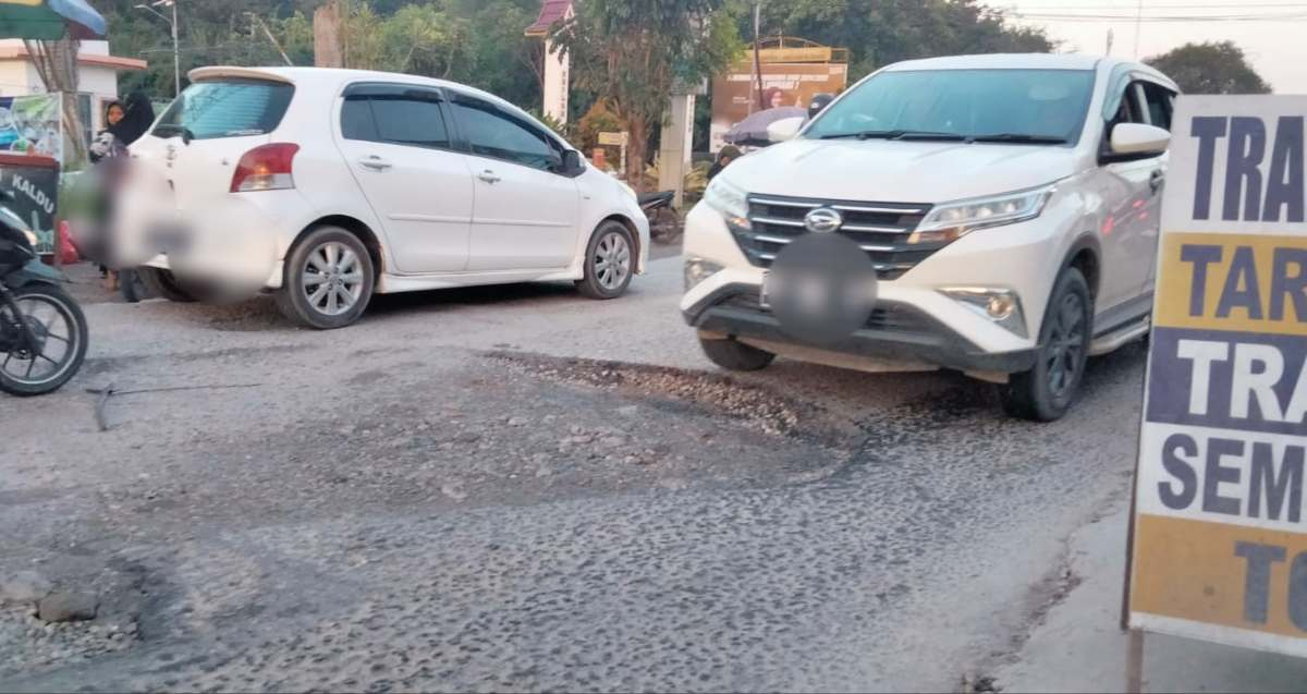 Jalan Umban Sari Hancur, Camat Minta Dishub Pekanbaru Pasang Portal Pembatas Tonase Kendaraan