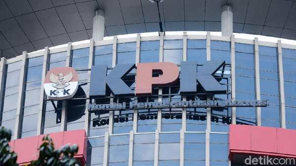 Usut ‘Jatah Preman’ Gubernur Riau Nonaktif Abdul Wahid, KPK Periksa Sekdis PUPR Riau dan 10 Pejabat