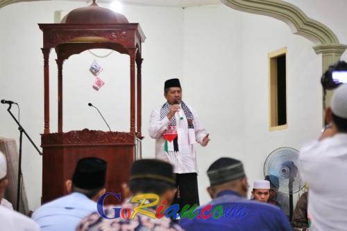 Launching Gemar Siak Berzakat VI di Kandis, Alfedri Langsung Jadi Amil Zakat