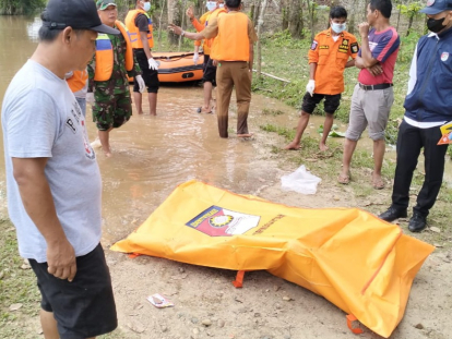 Sesosok Mayat Mengapung di Sungai Kuantan, Diduga Warga Sumbar