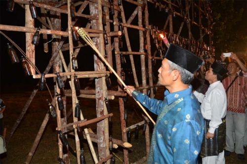 Dibakar Ayat Cahyadi, Festival Lampu Colok di Pekanbaru Berlangsung Meriah