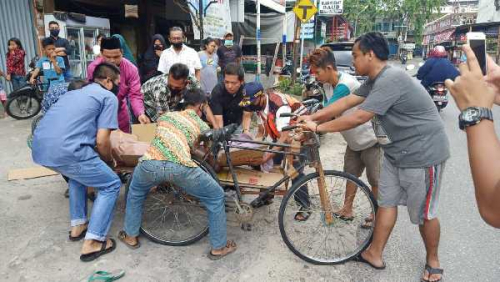 Seorang Pria Tiba-tiba Meninggal Dunia di Pinggir Jalan di Pekanbaru