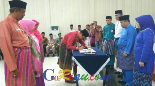 Gantikan Iqaruddin, Yulian Norwis Resmi Jabat Plt Sekda Kepulauan Meranti