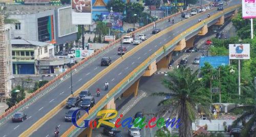 Supir Ganti Ban Mobil Bocor, Penumpang Taksi Online Dirampok di Jalan Hangtuah Pekanbaru, Rp128 Juta Raib