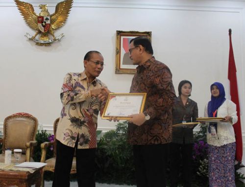 PTPN V Masuk Sepuluh Besar KIP Award 2014