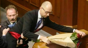 PM Ukraina Diseret Paksa Turun dari Podium Saat Berpidato