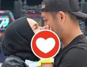 GoRiau Foto Adegan Mesra Dewi Sandra dengan Suami Bikin Heboh, Begini Komentar Netizen