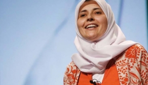 GoRiau Sarah Joseph, Jadi Mualaf Saat Remaja karena Terkesan Melihat Sujud dalam Shalat