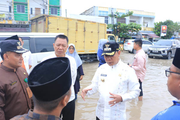 Pj Wali Kota Pekanbaru Dapati Saluran Air yang tak Jelas Alirannya di Sigunggung