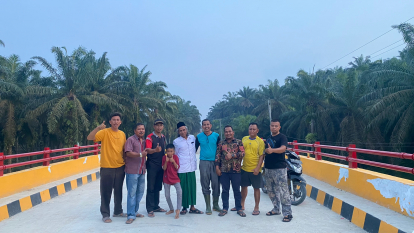 Akhirnya, Warga Pelalawan Menikmati Jembatan Penghubung Desa Beringin - Sialang Indah