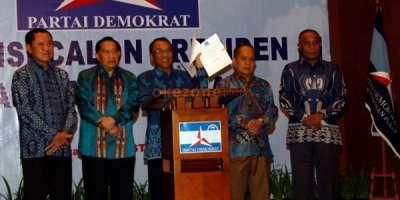 Memalukan! Debat Konvensi Demokrat Ricuh dan Saling Lempar Kursi