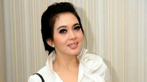 GoRiau Syahrini Buka Rahasia Cantik dan Kulit Mulusnya