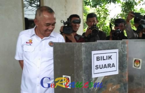 Tusuk 4 Kertas Suara, Gubernur Riau Beberkan Dugaan Kecurangan Ketua KPPS di TPS 3 Desa Kumantan Bangkinang
