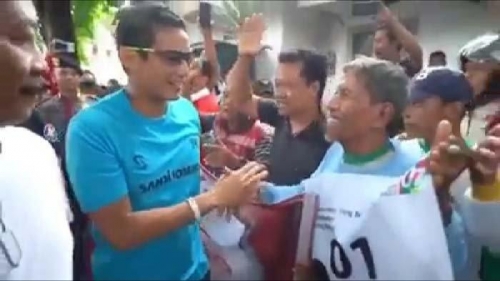 Diteriaki Saat Kunjungi Bojonegoro, Sandiaga Salami Pendukung Jokowi Sambil Katakan yang Terpenting Tetap Damai