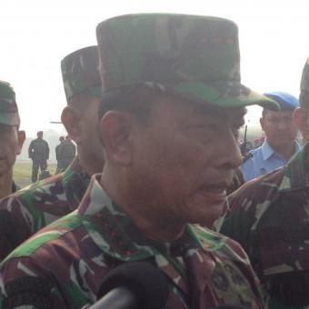 TNI Kerahkan 10 Pesawat Hercules untuk Angkut 1.800 Personel ke Riau