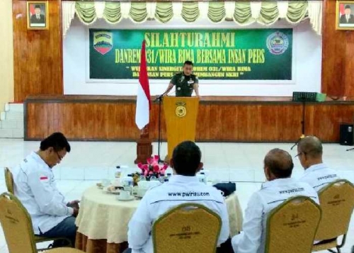Danrem 031 Wirabima Gandeng Insan Pers di Riau Perangi Hoax