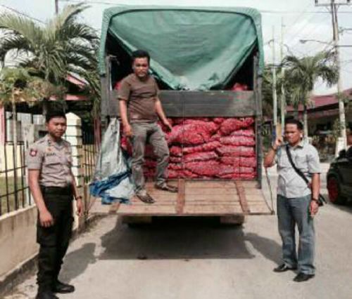 Polisi Gagalkan Penyelundupan 6,5 Ton Bawang Merah Asal Malaysia