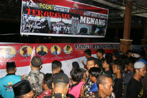 Ratusan Warga Pelalawan bersama Kepolisian Gelar Doa Bersama untuk Korban Bom Surabaya