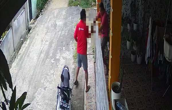 Datang ke Rumah Polisi di Pekanbaru, Seorang Pria Tiba-tiba Tusukkan Pisau