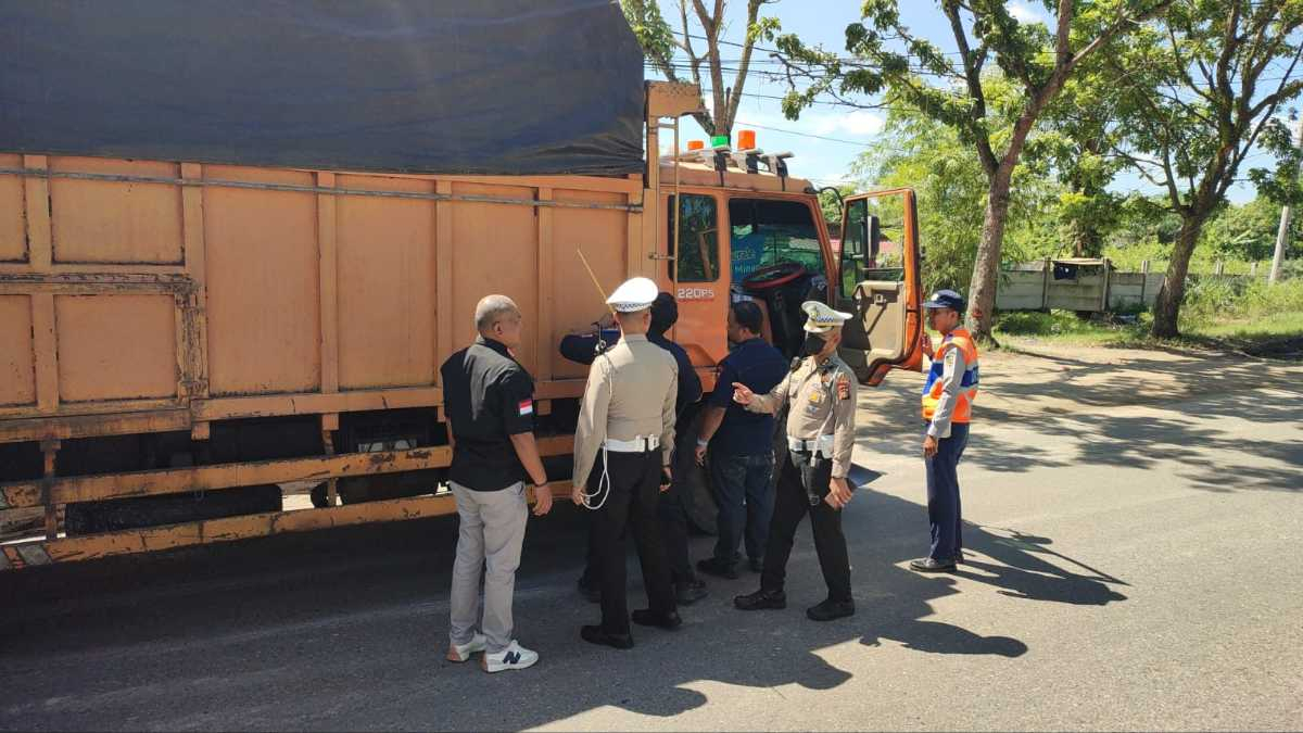 Dishub Pekanbaru dan Polda Riau Razia ODOL, 80 Kendaraan Ditilang di Jalan Air Hitam